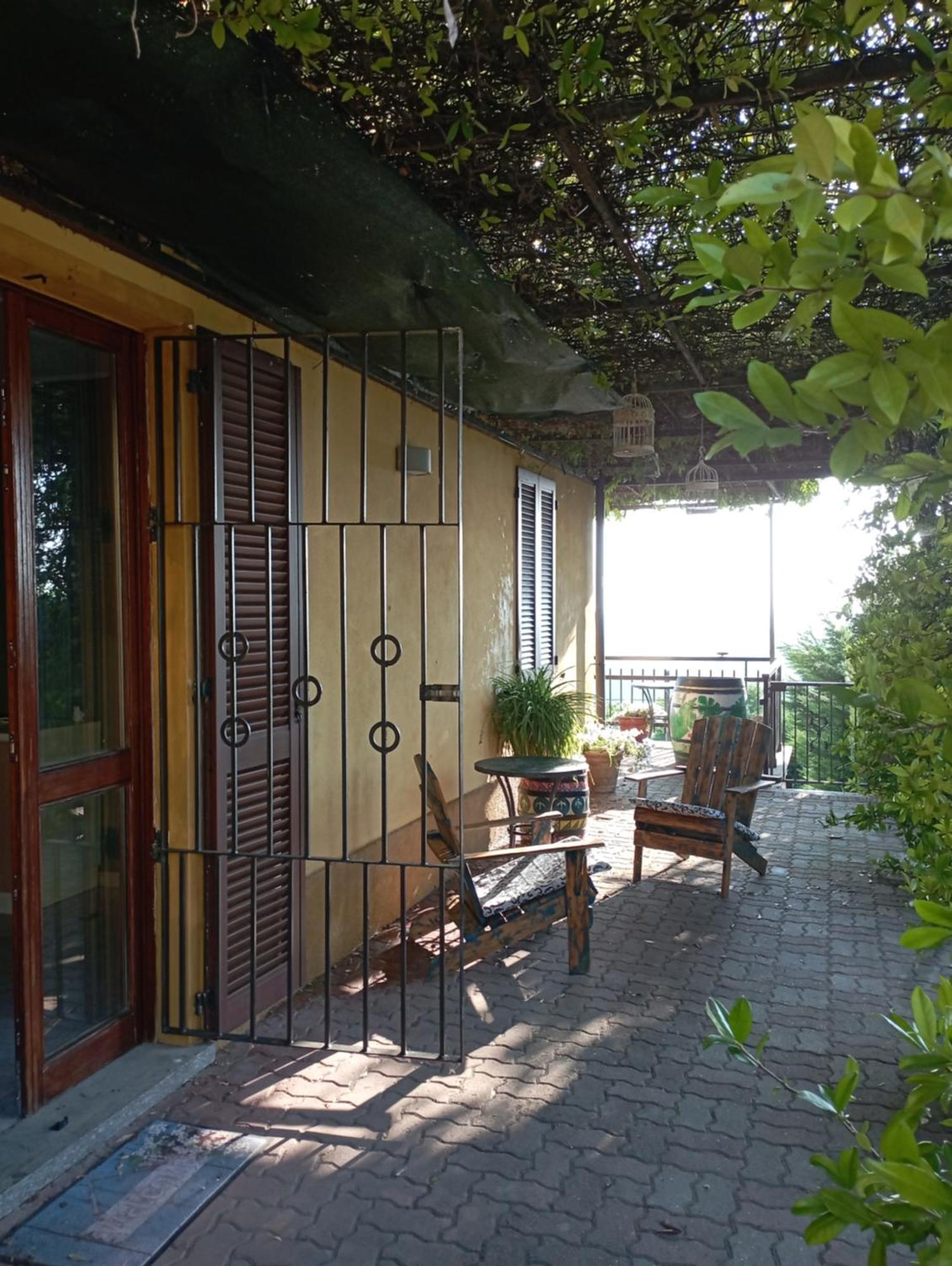 Casa Vacanza Il Colle Del Vento Calosso Εξωτερικό φωτογραφία