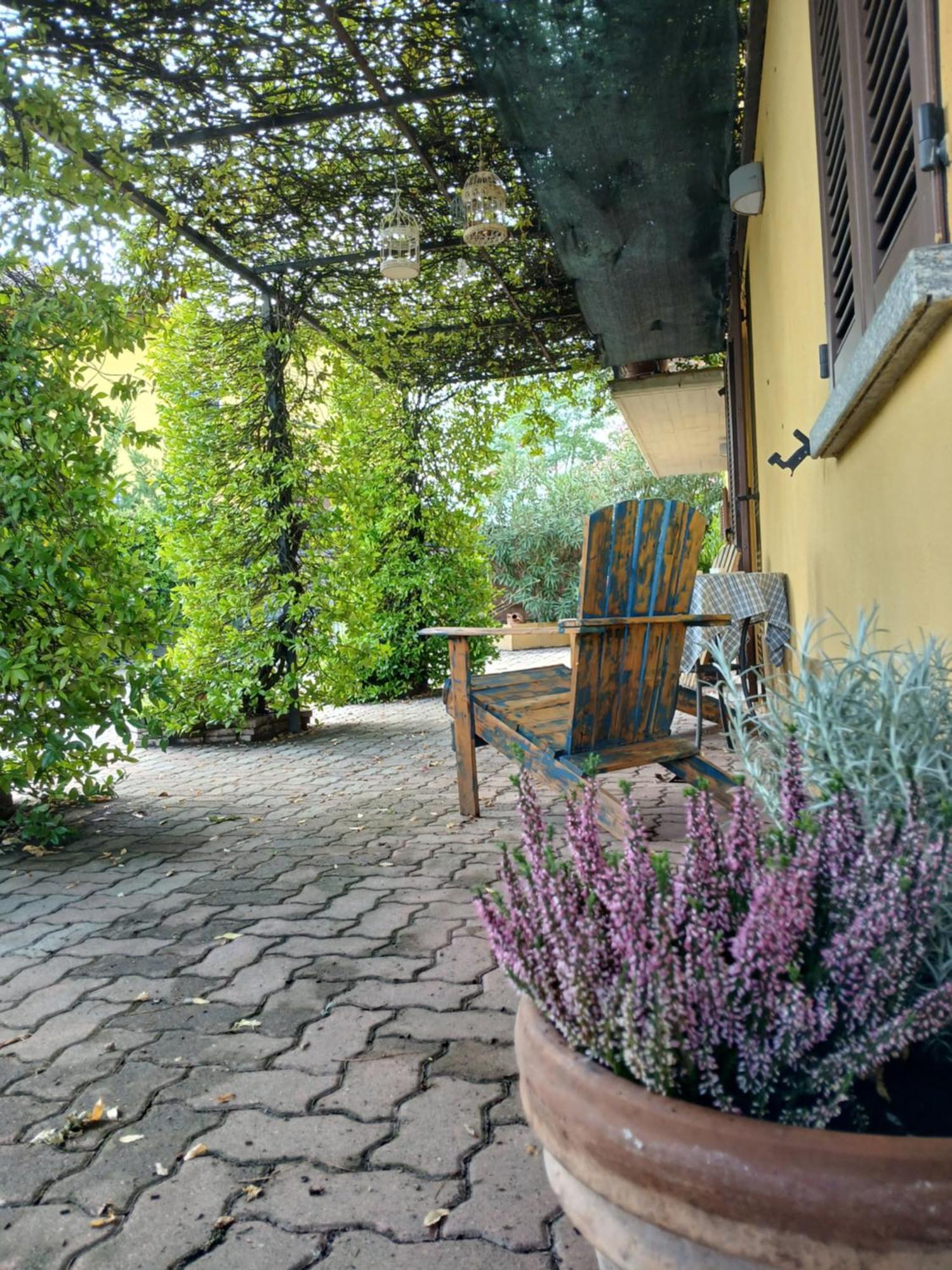 Casa Vacanza Il Colle Del Vento Calosso Εξωτερικό φωτογραφία