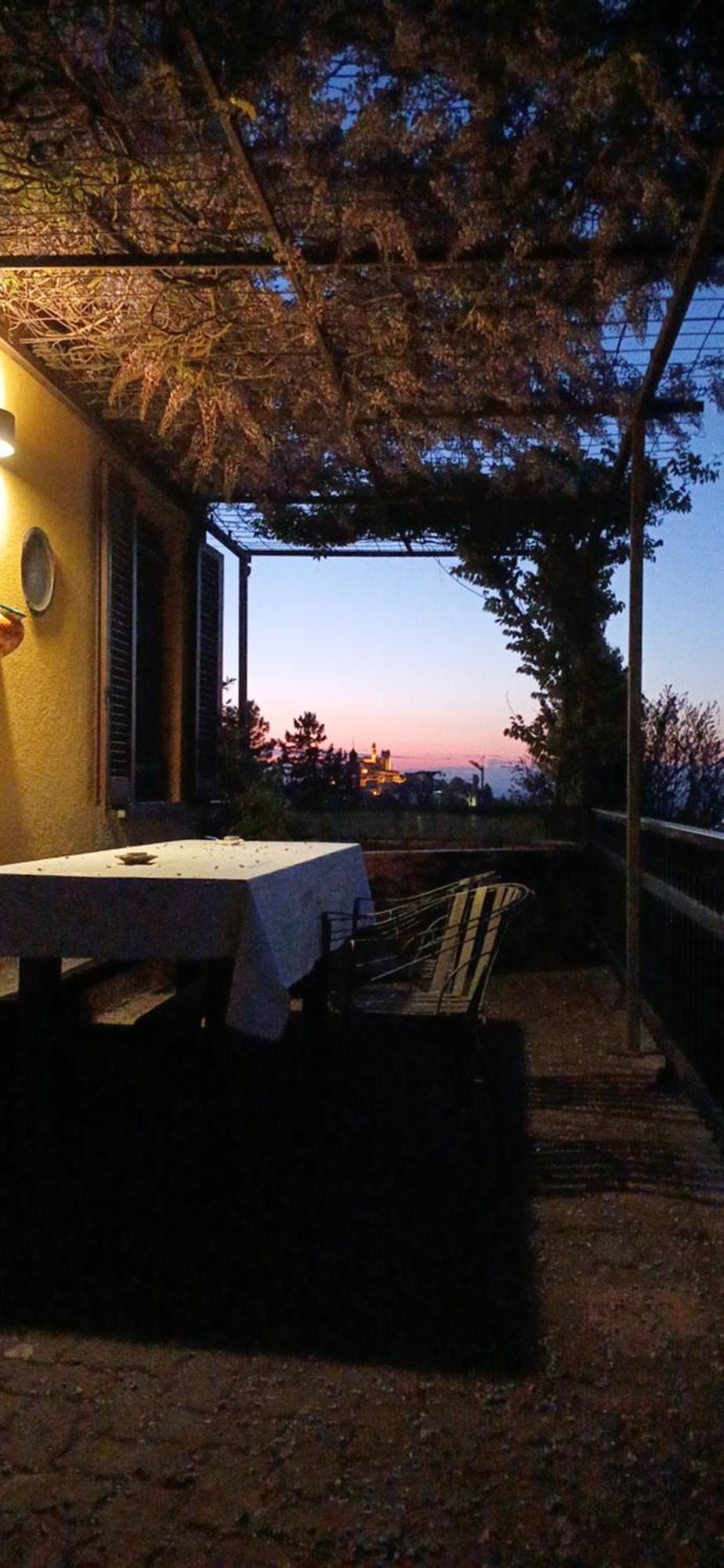 Casa Vacanza Il Colle Del Vento Calosso Εξωτερικό φωτογραφία